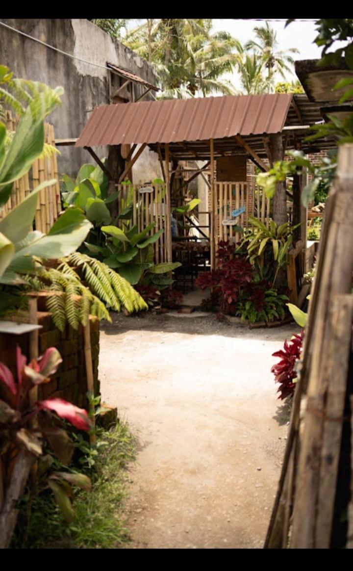 Citra Homestay Tetebatu Exterior photo
